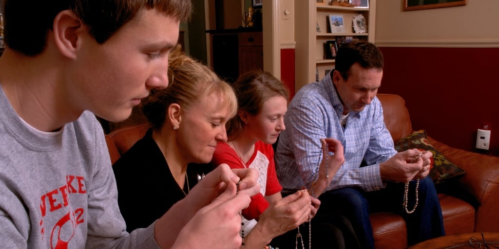 Rosary Meditations for Families: The Joyful Mysteries